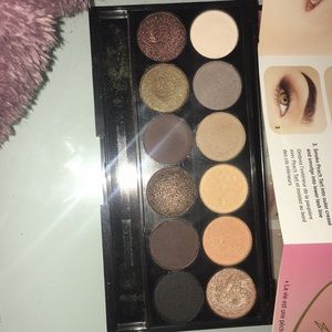 Sleek Makeup I-Divine palette in Au Naturel 601